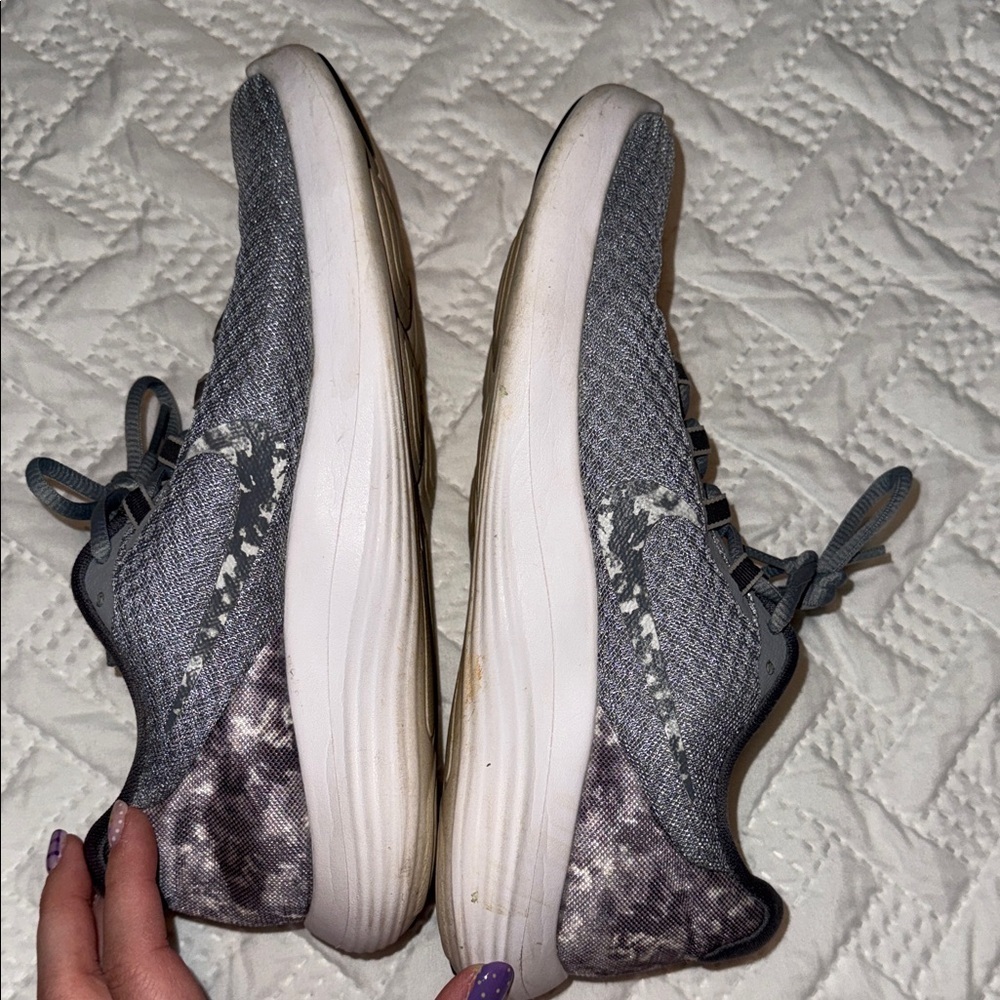 Nike Women’s Gray Mesh Athletic Sneakers - Picture 4 of 5